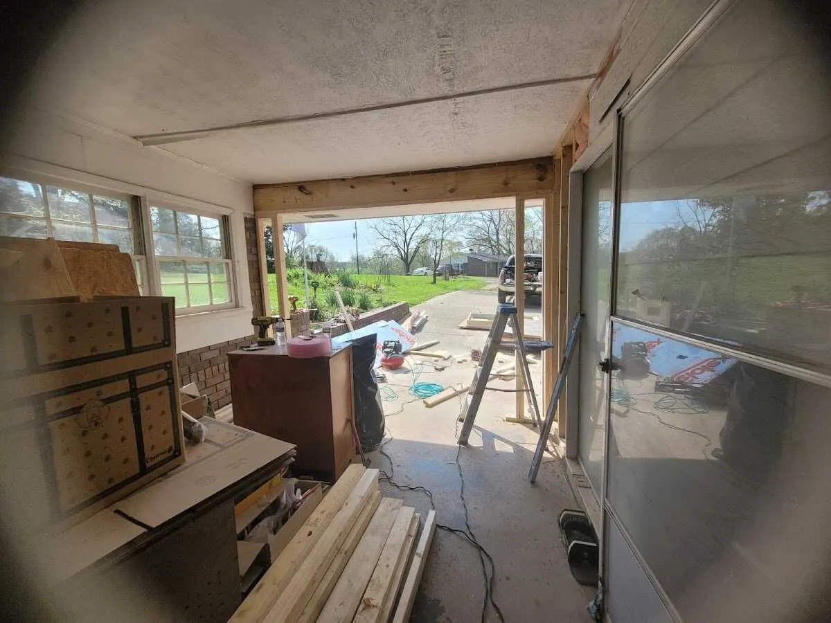 Air movers and dehumidifier for Drying & Dehumidification in Macomb